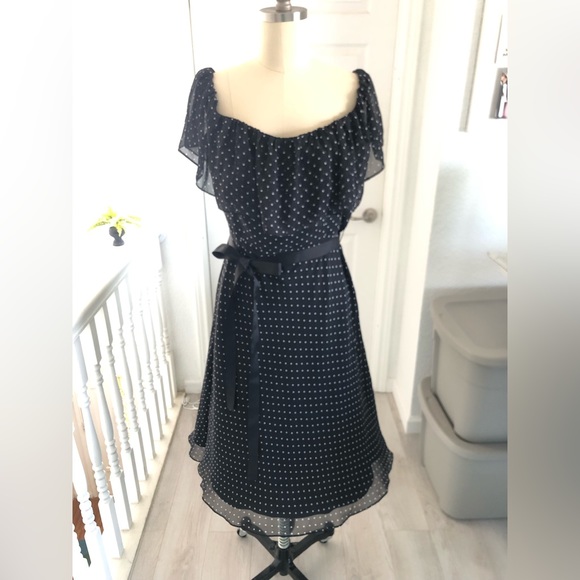 White House Black Market Dresses & Skirts - White House Black market polkadots midi dress.